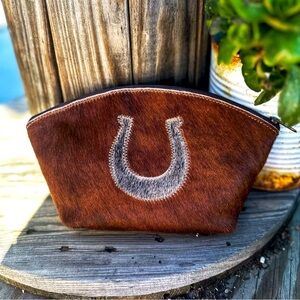 Brazilian Cowhide, top of the line, cosmetic bag, Horseshoe, brown tones, gift!